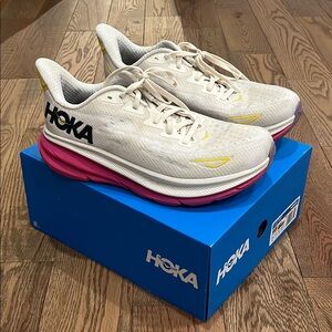HOKA ONE Clifton 9 W9